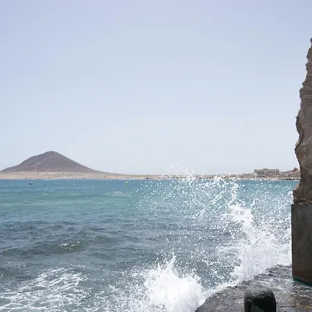 Apartman Beachfront With Panoramic Sea Views *