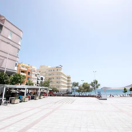 Apartman Beachfront With Panoramic Sea Views *