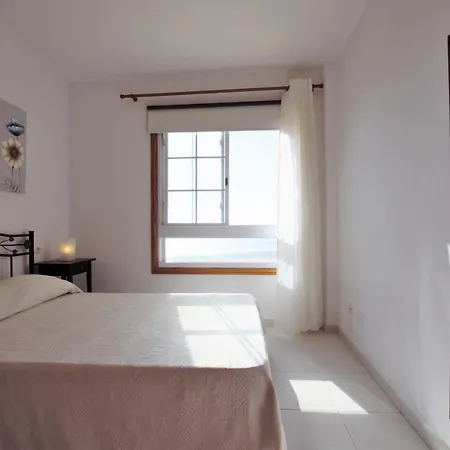 Beachfront With Panoramic Sea Views 公寓 *